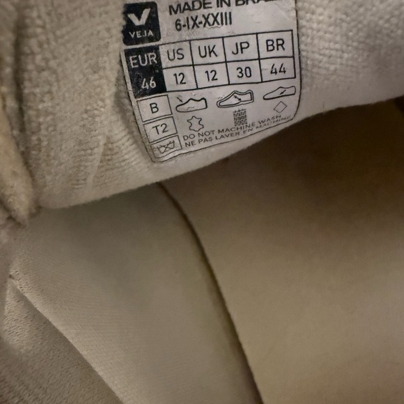 Veja White and Blue Men's Sneakers - Picture 12 of 12